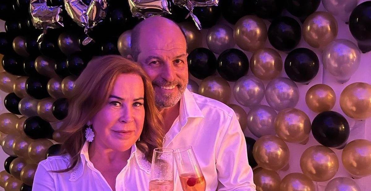 Zilu Godoi começa novo ano acompanhada do namorado: ''Transbordando amor''