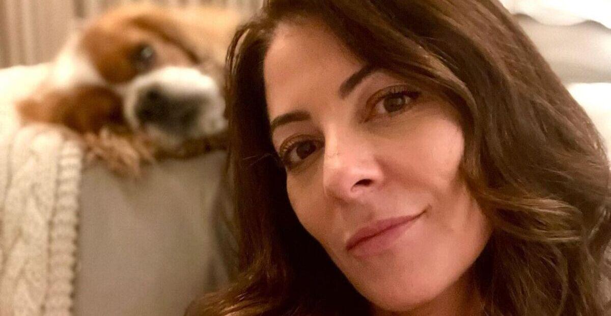 De biquíni, Ana Paula Padrão surge deslumbrante em selfie deitada