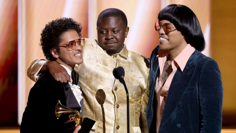 Bruno Mars e Anderson .Paak, o Silk Sonic, vencem a categoria 'Música do Ano' no 'Grammy 2022' - Foto/Getty Images