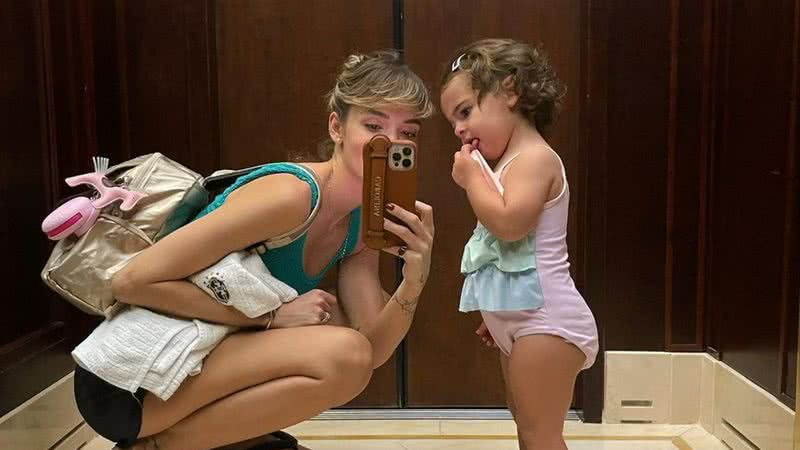 Carol Dias ficou derretida ao fazer um clique encantador ao lado da filha, Esther - Reprodução/Instagram