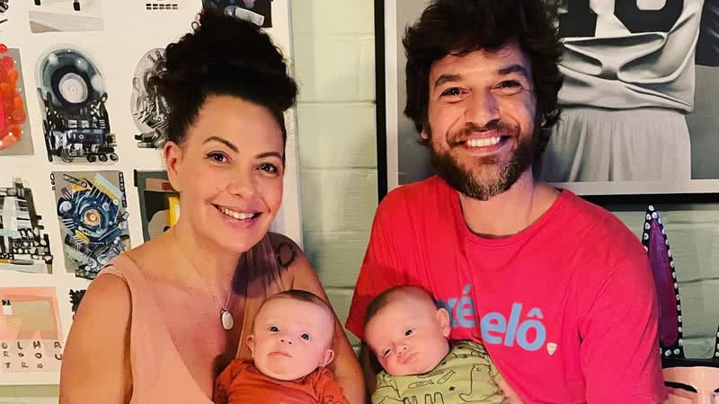 Fabiula Nascimento baba por Emilio Dantas e os filhos, Raul e Roque - Reprodução/Instagram