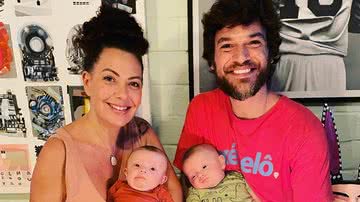 Fabiula Nascimento baba por Emilio Dantas e os filhos, Raul e Roque - Reprodução/Instagram