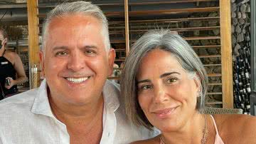 Atriz Gloria Pires curte praia com o marido, Orlando Morais - Reprodução/Instagram