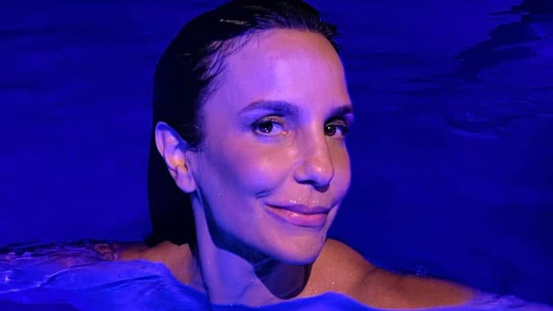 Ivete Sangalo esbanja beleza na piscina - Reprodução/Instagram