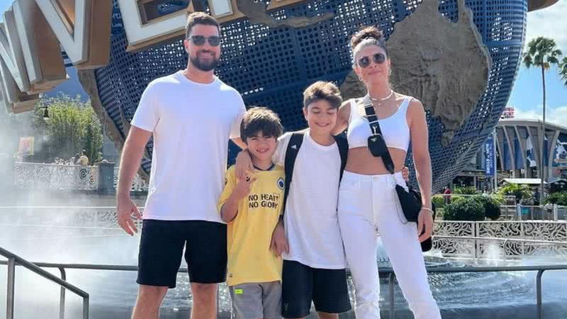Juliana Paes curte passeio em parque de diversão de Orlando ao lado da família - Reprodução/Instagram