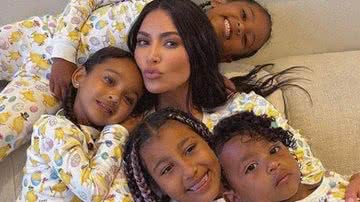 Kim Kardashian curtiu o domingo de Páscoa com os filhos - Reprodução: Instagram