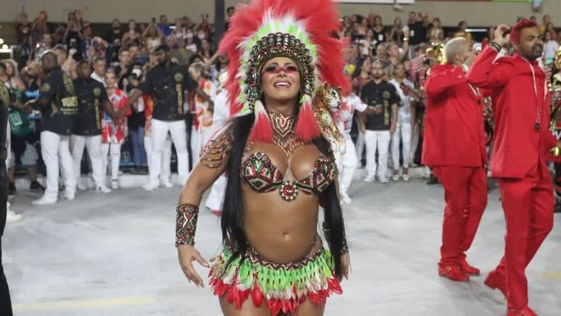 Vivian Araújo brilha em desfile na Sapucaí - Foto: Wallace Barbosa / Agnews