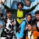 Bruna Marquezine e Xolo Maridueña aproveitam aventura aérea com amigos - Reprodução/Instagram