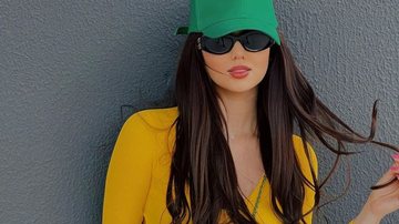Eslovênia Marques posa com look verde e amarelo - Reprodução/Instagram