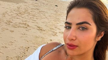 Jéssica Costa exibe corpaço na praia ao aparecer de biquíni - Reprodução/Instagram
