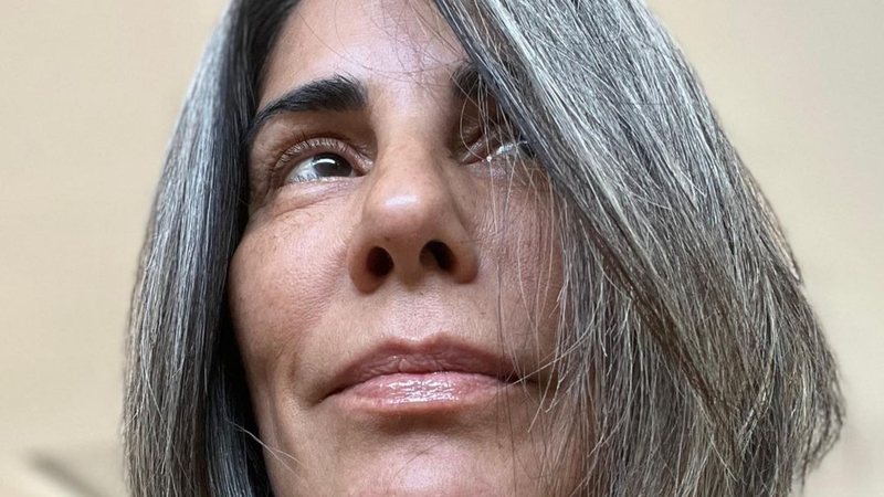 Gloria Pires exibe cabelos grisalhos em fotos e arranca elogios - Reprodução/Instagram
