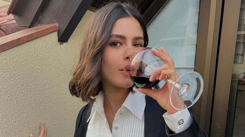 Julia Dalavia aposta em look elegante para evento - Reprodução/Instagram
