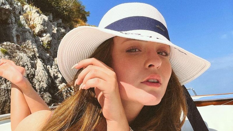 Larissa Manoela esbanja beleza em passeio de barco na Itália - Reprodução/Instagram