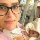Leticia Cazarré posta foto da filha após cirurgia de emergência - Reprodução/Instagram