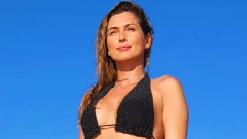 Lívia Andrade esbanja corpaço na praia - Reprodução/Instagram