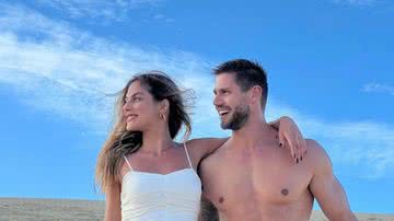 Mari Gonzalez é clicada abraçada com o noivo em praia paradísiaca na Europa - Foto/Instagram