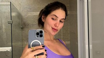 Virginia Fonseca ostenta barrigão de 28 semanas de gravidez ao usar vestido dourado justinho - Reprodução/Instagram