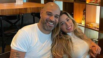 Ex-jogador Adriano Imperador se casou no começo de novembro com a cabeleireira Micaela Mesquita - Foto: Reprodução / Instagram