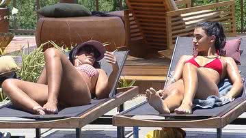 Peoas Bia Miranda e Moranguinho apostam em biquínis estilosos para curtir dia de muito sol à beira da piscina - Foto: Reprodução / Twitter