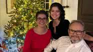 O jornalista Ernesto Paglia e sua família, a apresentadora Sandra Annenberg e a estudante Elisa, sua filha - Foto: Reprodução/Instagram @sandra.annenberg.real