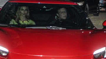 Ana Furtado e Boninho deixam festa em uma Ferrari - Fotos: Victor Chapetta -  Agnews