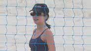 Jade Picon faz exercício na praia - Fotos: Dilson Silva / AgNews