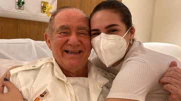Lívian Aragão no hospital com Renato Aragão - Reprodução/Instagram
