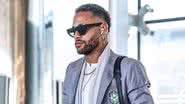 Neymar Jr. era fotografado usando fone de ouro durante da Copa do Mundo de 2022 - Reprodução: Instagram