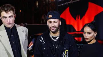 Neymar posou ao lado das estrelas de The Batman na première que aconteceu em Paris - Reprodução: Instagram