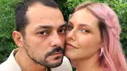Eduardo Sterblitch surge em clima de romance com a esposa, Louise D'Tuani - Reprodução/Instagram