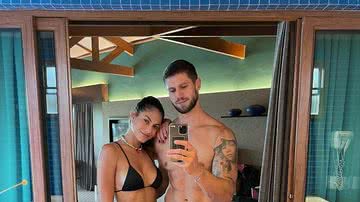 Jonas Sulzbach se declara para Mari Gonzalez em clique romântico no espelho - Foto/Instagram