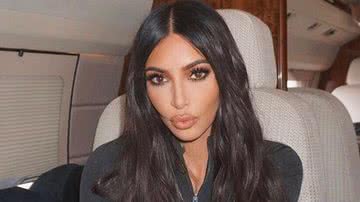 Kim Kardashian postou uma selfie toda natural após sua viagem para Milão em que marcou presença na Fashion Week - Reprodução: Instagram