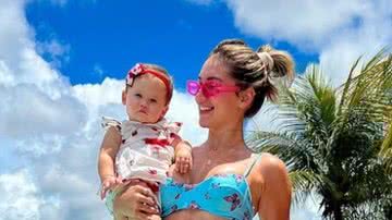 Virgina aproveitou o dia de sol para colocar um biquíni e se divertir com a filha Maria Alice - Reprodução: Instagram