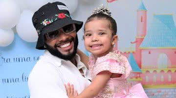 MC Zaac celebra 3 aninhos da filha, Isabelle - Studio Maira Cristine