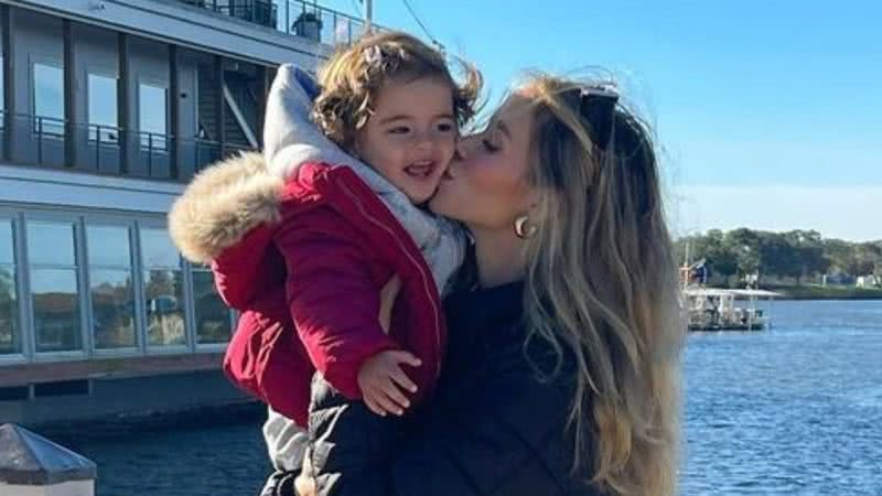 Carol Dias encanta ao posar com a filha, Esther - Reprodução/Instagram