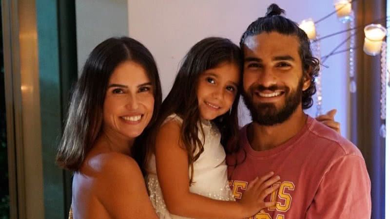 Deborah Secco, Hugo Moura e Maria Flor aproveitam viagem em família - Reprodução/Instagram