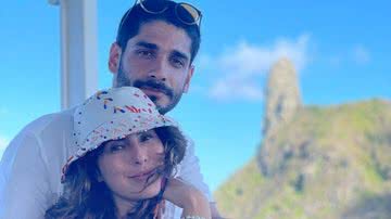 Fernanda Paes Leme surge em clima de romance com o namorado, Victor Sampaio, durante passeio em cachoeira - Reprodução/Instagram