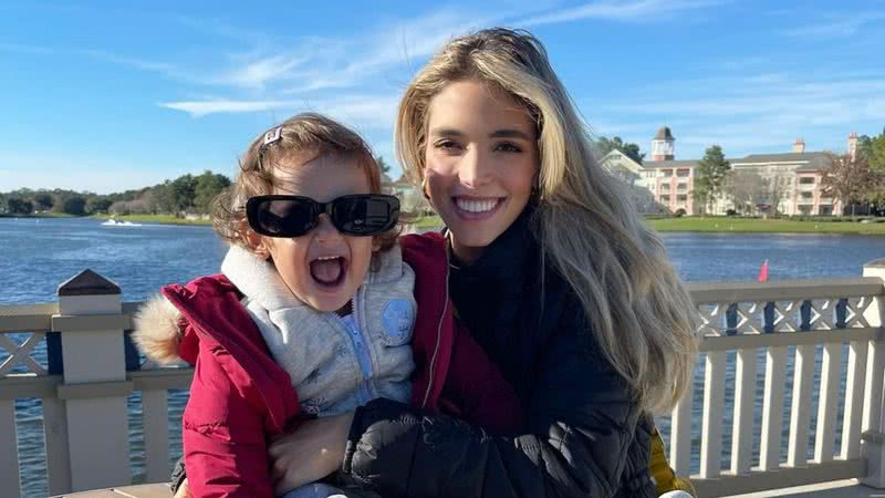 Carol Dias curte passeio coladinha a filha, Esther e se derrete: - Reprodução/Instagram