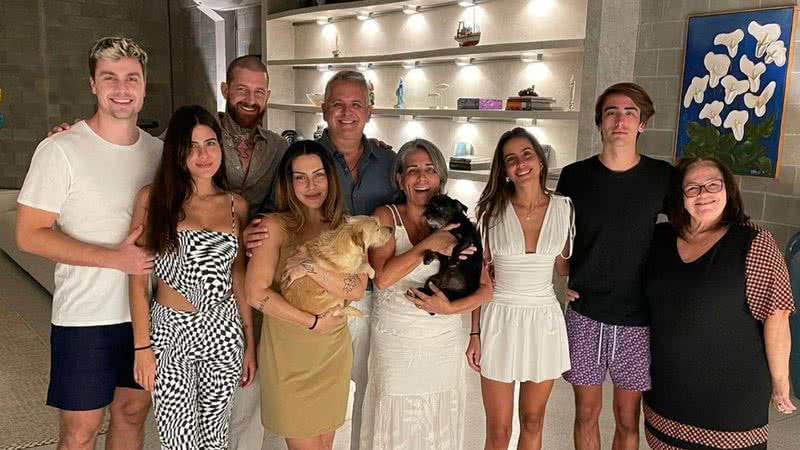 Glória Pires esbanjou alegria ao exibir um momento especial que viveu ao lado da família - Reprodução/Instagram