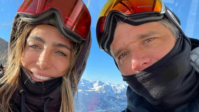 Marcio Garcia surge coladinho com a esposa durante passeio romântico na neve - Reprodução/Instagram