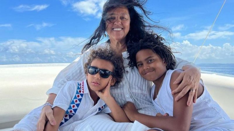 Com o filho e o neto, Regina Casé curte passeio especial na Bahia - Reprodução / Instagram