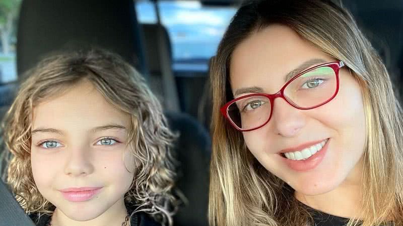 Sheila Mello encanta ao compartilhar momento com a filha na praia - Reprodução/Instagram