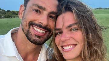 Mariana Goldfarb e Cauã Reymond em praia da Itália - Reprodução/Instagram