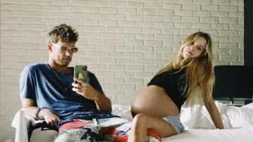 Isabella Scherer e o namorado Rodrigo Calazans serão pais de gêmeos - Reprodução: Instagram