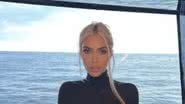 Kim Kardashian usou um look todo verde para a Semana de Moda de Paris - Reprodução: Instagram