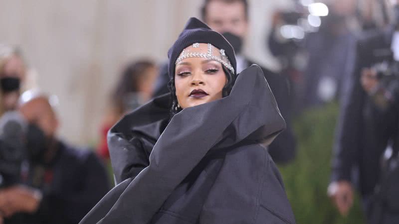 Rihanna foi considerada a bilionária mais jovem com um patrimônio de cerca de 7,6 bilhões de reais - Foto: Getty Images