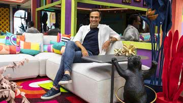 Tadeu Schmidt na casa do Big Brother Brasil 22 - Foto: Globo / Sergio Zalis