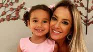 Ticiane Pinheiro leva a filha ao teatro - Foto: Reprodução / Instagram