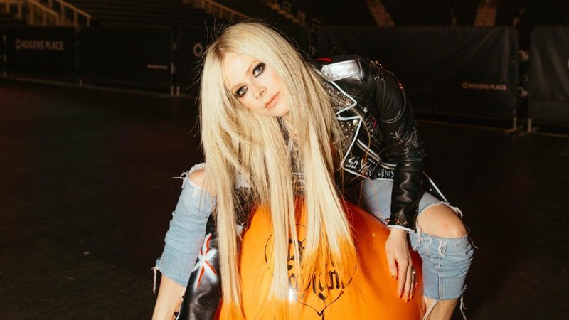 Avril Lavigne recria capa do seu álbum de estreia em comemoração aos 20 anos do disco - Foto/Instagram