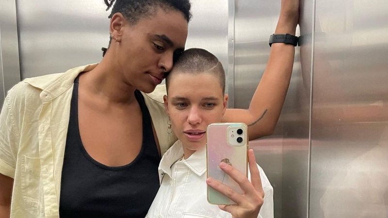 Bruna Linzmeyer emociona ao se declarar para a namorada, Marta - Reprodução/Instagram